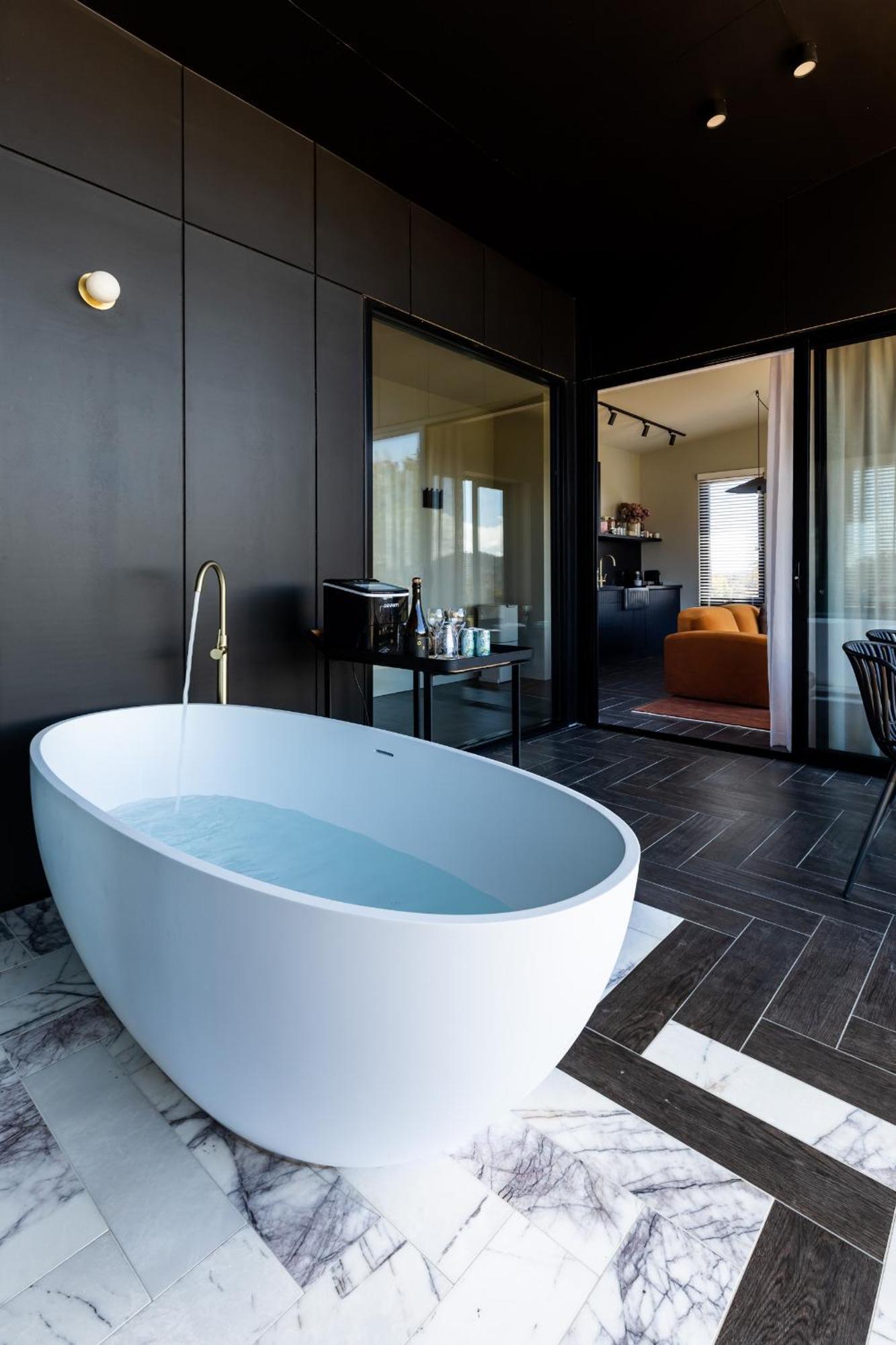 Wherewithal Luxury Suites Carlton Екстер'єр фото